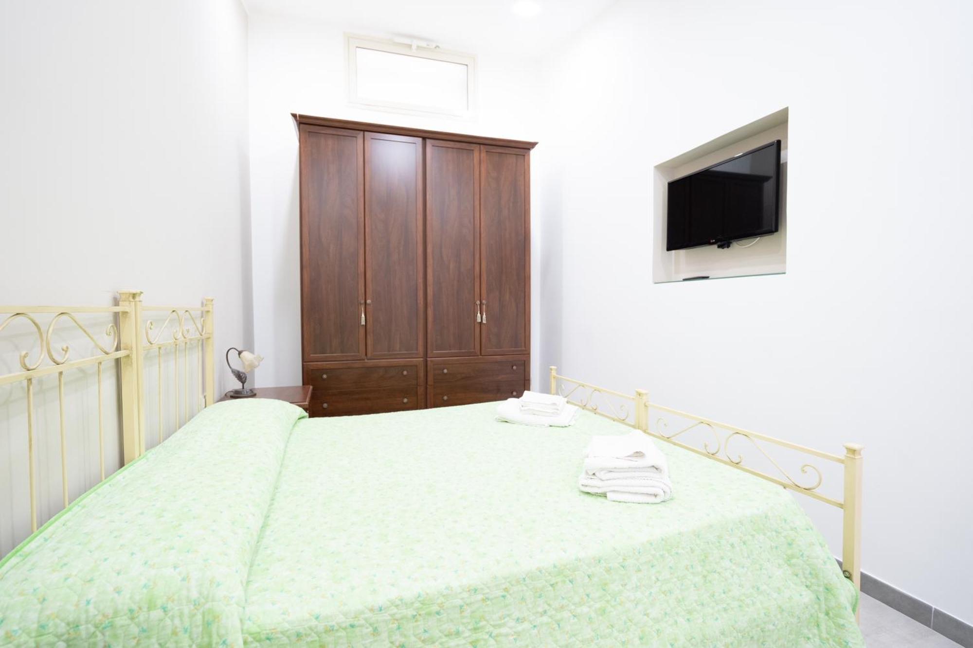 Casa Vacanza Serafino Apartment Catania Exterior photo